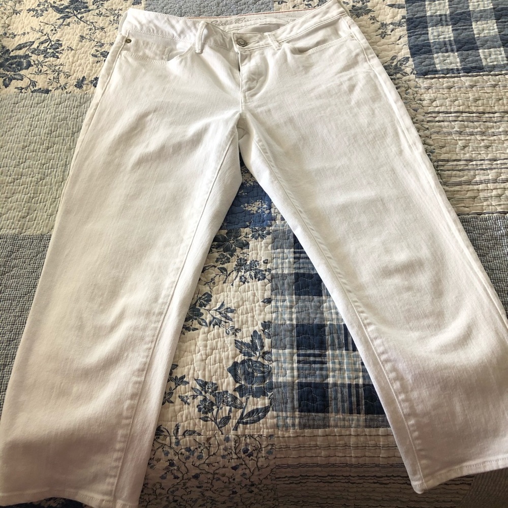 White crop jeans, curvy fit